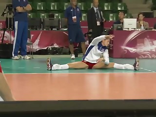 Возбуждающая разминка перед игрой в волейбол